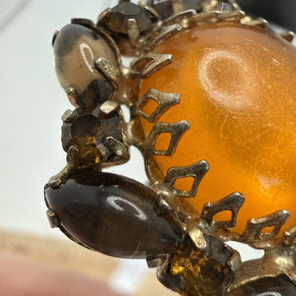 Vintage Weiss Honey Amber High Domed Cabochon Crown Setting Clip On Earrings